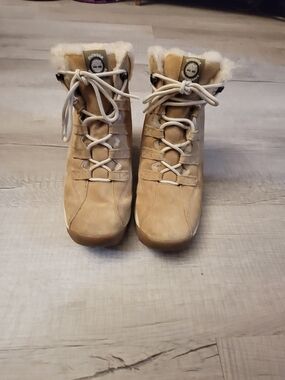 Timberland Women's Tan Faux-Fur Lined Lace-Up Winter Boots